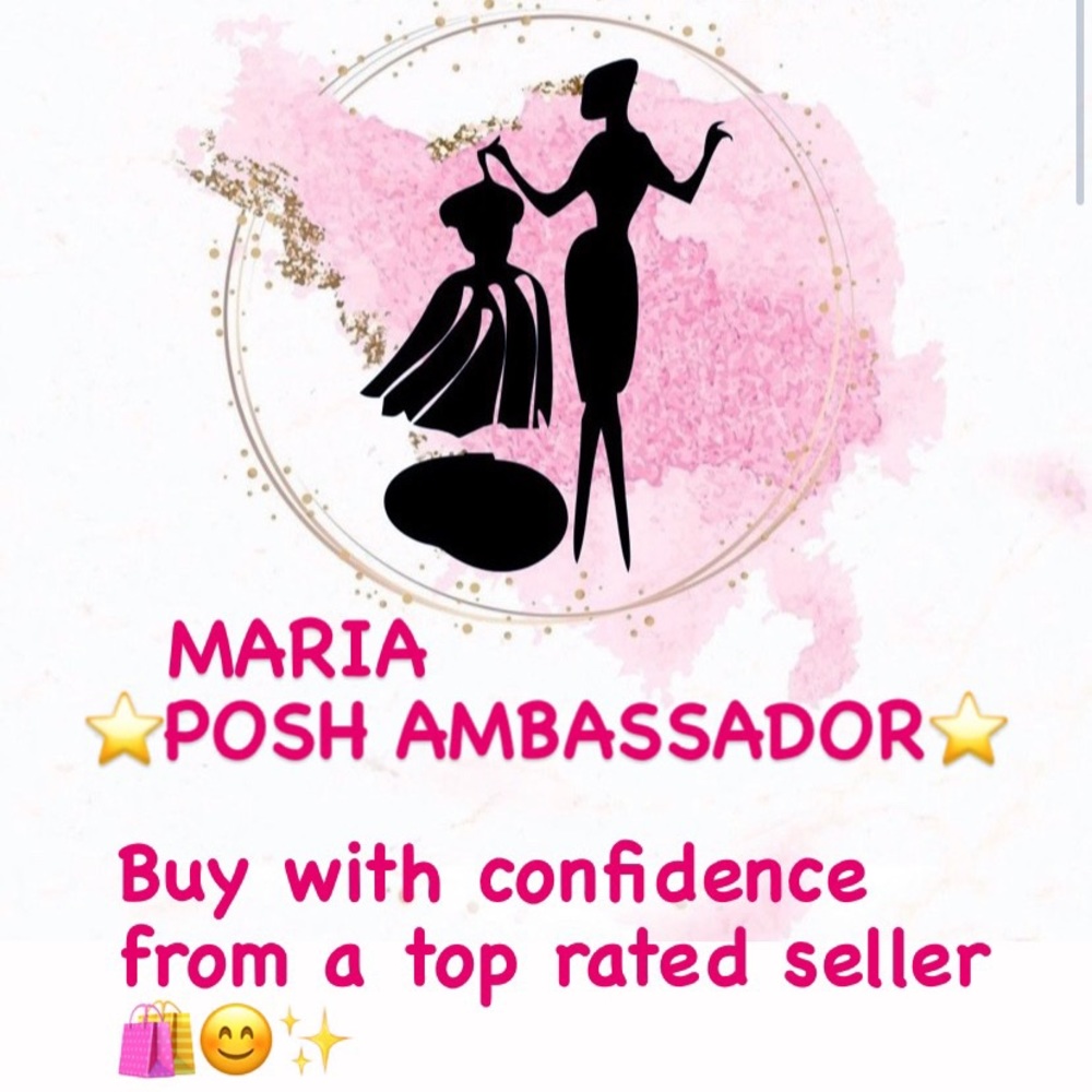Welcome to PrettyLuna’s Boutique and I am Maria. I sell handmade scarves 🤩